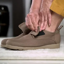 Keine Textil|Nützliche Helfer Für Das Beste Alter-Gold Care Braun unterstützender Schuh