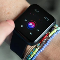 Kendox Gesundheit & Wohlbefinden|Trainingshilfen-LifeTracker 2in1 Smartwatch & Fitnessuhr inkl. Ersatzarmbänder 4er-Set