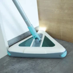 Livington Reinigung-DeeperSweeper kabelloser Akkubesen mit 4 Bürsten