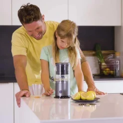 Livington Küchengeräte-JuiceBoost kabelloser Entsafter inkl. Rezeptheft GRATIS