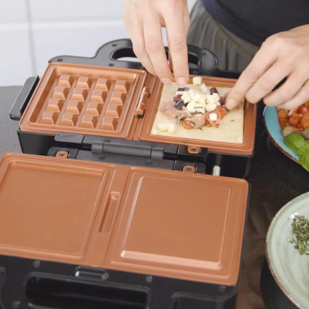 Livington Küchengeräte-Waffiller Waffeleisen inkl. Dosierlöffel & Rezeptheft GRATIS