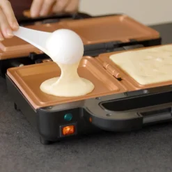 Livington Küchengeräte-Waffiller Waffeleisen inkl. Dosierlöffel & Rezeptheft GRATIS